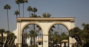 Las estrellas de Hollywood se alinean contra la adquisición de Paramount en Warner Bros