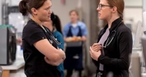 ‘The Pitt’ y un programa científico de Jimmy Kimmel reciben créditos fiscales por el cine