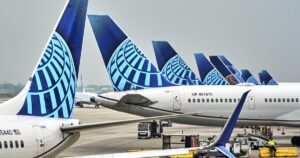 A medida que los precios del petróleo aumentan, las tarifas aéreas aumentan y algunas compañías aéreas pueden no sobrevivir