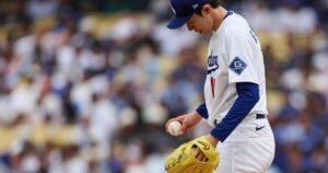 Deja de intentar convertir al novato Sasaki en el titular. Él pertenece al bullpen