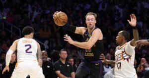 Cómo Luke Kennard se convirtió en el armador de emergencia de los Lakers al final de la temporada
