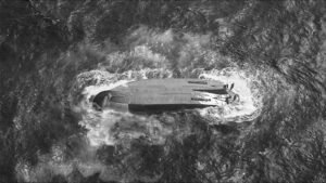 Hallan a seis tripulantes desaparecidos tras naufragar un barco tras un tifón