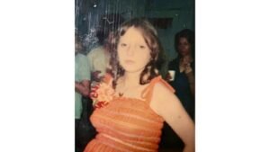 El podcast ayuda a la policía estatal de Luisiana a arrestar a 4 sospechosos en décadas del asesinato de una adolescente