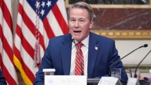 Los republicanos están planeando grandes gastos para conservar el escaño en el Senado de Ohio. Un escándalo de sobornos se suma a sus desafíos