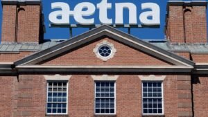 Un hombre con una pistola tipo AR fue arrestado en la sede de Aetna en Connecticut sin incidentes.