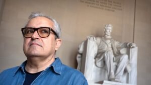 El asesinato de un activista iraní en Canadá expone divisiones cada vez más amargas dentro de la diáspora