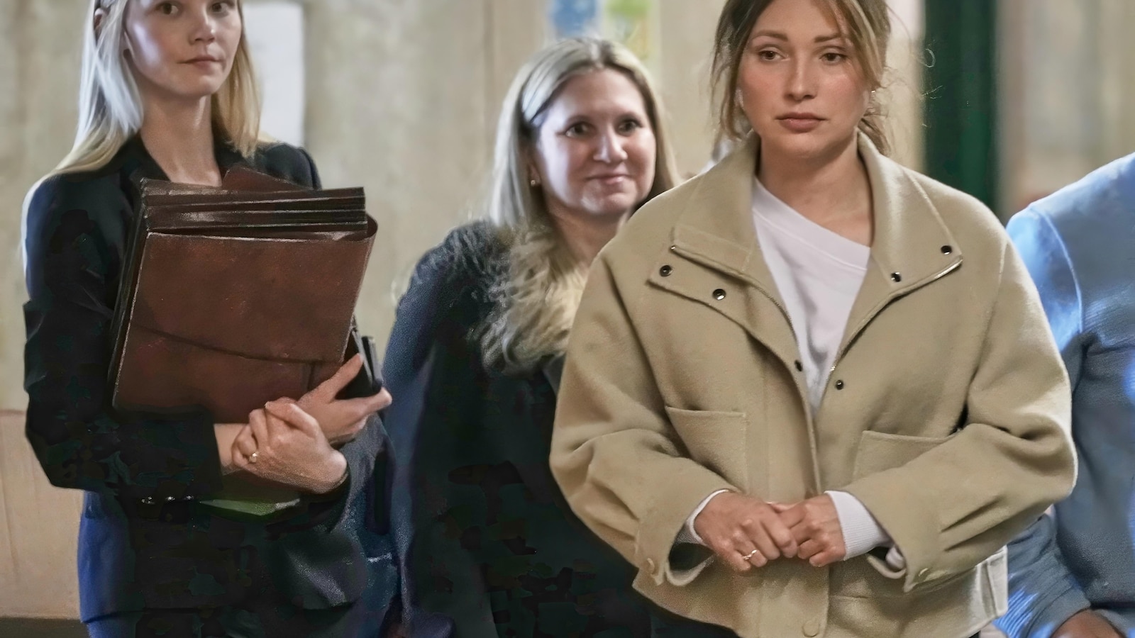 Los abogados de Harvey Weinstein interrogan a su acusador en su nuevo juicio por violación
