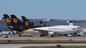 El avión de UPS cancela el aterrizaje después de que un pequeño avión invadiera su pista en la última llamada de cierre