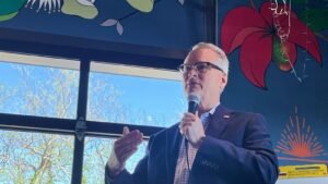 El pastor de la iglesia metodista más grande del país se postula para el Senado de los Estados Unidos en Kansas