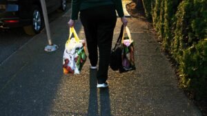 Las ventas minoristas aumentaron un 1,7% en marzo respecto a febrero debido al aumento de los precios del gas.