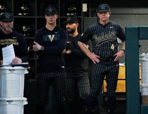 ¿Cuánto se le pagará a Tim Corbin de Vanderbilt Baseball en 2024?
