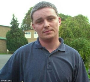 ‘Funeral secreto sin servicio’ después de que el asesino de niños Ian Huntley muriera en un ataque a prisión