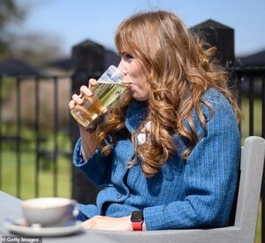Dan Hodge: Vi a Angela Rayner en ese bar de Commons esta semana. Creo que quienes se preocupan por Gran Bretaña deberían asegurarse de que nunca llegue a ser Primera Ministra.