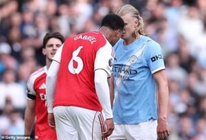El escape afortunado del Arsenal: el panel de la Premier League acuerda que Gabriel debería ser expulsado por retirarse ante Erling Haaland en la derrota ante el Man City mientras la estrella evita una costosa sanción en la carrera por el título