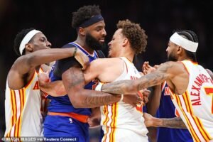 Estrellas de la NBA multadas duramente después de una pelea salvaje en el partido de playoffs entre Knicks y Hawks que derribó al árbitro