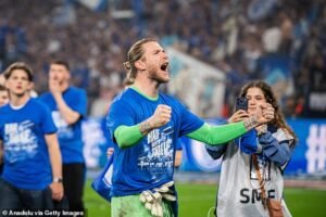El ex fracaso del Liverpool celebra el ascenso al segundo nivel mientras su glamorosa esposa revela que estuvo cerca de dejar el juego después de la pesadilla de la Liga de Campeones