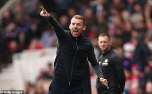 Watford despide a Ed después de sólo 15 partidos al mando: un despiadado club de la EFL se deshace de otro entrenador de forma brutal, ¡seis meses después de que su hermano fuera despedido por un club rival!