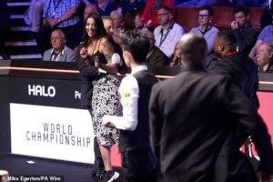 REVELADO: Finalista del Campeonato Mundial de Snooker identificada como estrella Fans Only; después de un momento caótico, lanzó una perorata en línea con clasificación X