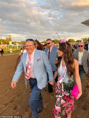 Jordan Hudson, de 25 años, se burló de su relación con Bill Belichick, de 74 años, después de que la controvertida pareja hiciera su debut en el Derby de Kentucky.