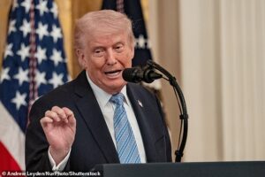 Trump lamenta la muerte de Ted Turner y hace una revelación desgarradora sobre cómo los nuevos propietarios “despertaron” a CNN.