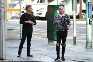 El mejor jockey descubre su destino en el tribunal después de declararse culpable de robo en los suburbios prósperos de Melbourne.