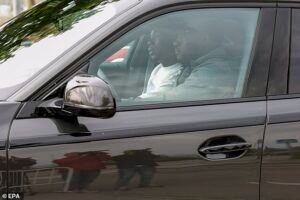 Las estrellas del Real Madrid se recuperan después de un día de caos: Aurelien Tchoumeni luce sombrío mientras emergen los detalles del choque con su compañero de equipo Federico Valverde, pero Kylian Mbappé es todo sonrisas