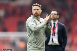 Chelsea finalmente mostrará algo de lucha antes de la final de la Copa FA de vida o muerte, con Rio Ngumoha demostrando que tomó la decisión correcta y es probable que Xabi Alonso tenga que tomar una decisión después de emerger como un objetivo principal.