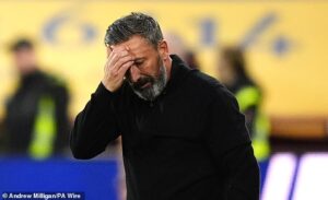 ¿Se puede prohibir a Derek McInnes la línea de banda para el partido decisivo por el título? La SFA investigará los comentarios del entrenador del Hearts sobre el penalti al Celtic