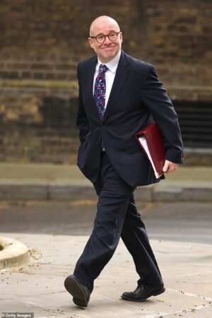 Starmer lanza un nuevo intento para consolar a los jefes europeos de derechos humanos