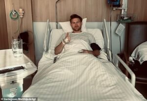 Matthijs de Ligt ha sido operado de una complicada lesión de seis meses, que debería haberlo dejado fuera sólo un partido, y ahora podría perderse el inicio de la próxima temporada con el Man United.