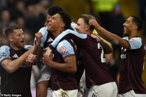 El Aston Villa aspira a hacer historia en Estambul, el Liverpool sólo puede mirar hacia el pasado, escribe Tom Kolomoss Mientras el equipo de Unai Emery consigue sin piedad el estatus de la Liga de Campeones, surgen más preguntas sobre la posición de Arne Slott
