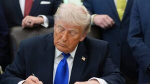 ¿Quién es elegible para la nueva orden de Trump que amplía los beneficios de jubilación?