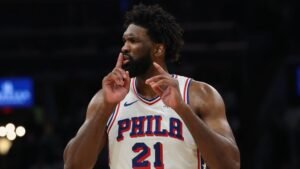 76ers, Joel Embiid completó la remontada al derrotar 3-1 a los Celtics