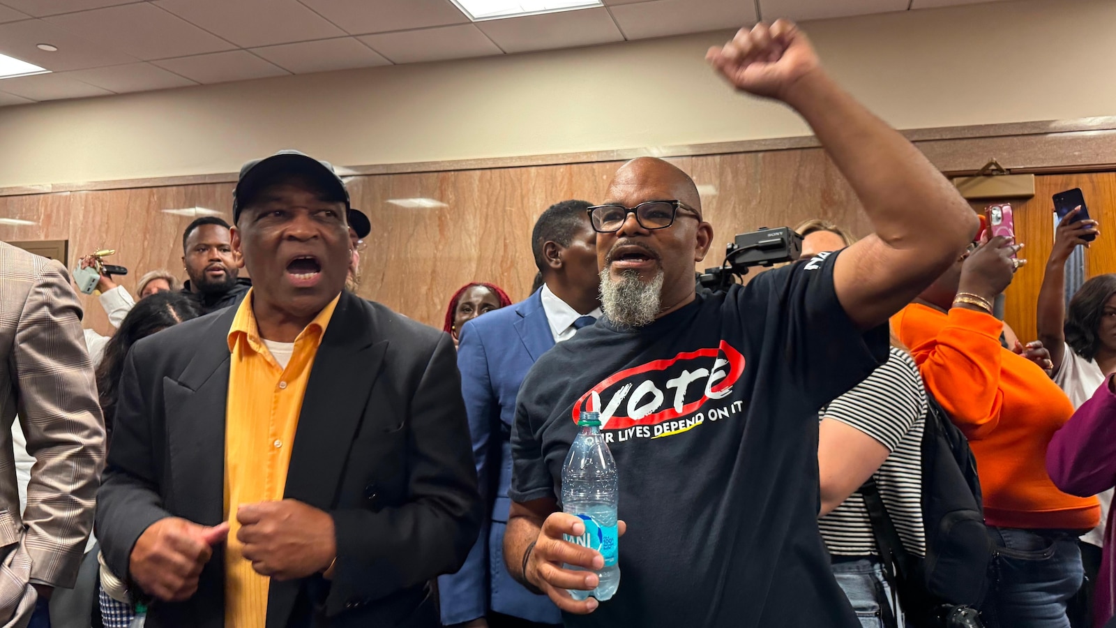Legisladores de Alabama aprueban plan para nuevas primarias en la Cámara de Representantes de Estados Unidos si los tribunales permiten la redistribución de distritos