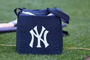 El prospecto de campo de los Yankees, de 25 años, abandona la MLB poco después del corte