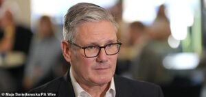 Starmer advierte que una ‘oposición peligrosa’ podría llevar al Reino Unido por un ‘camino muy oscuro’ mientras promete demostrar que los ‘escépticos’ están equivocados para salvar al primer ministro – ACTUALIZACIONES EN VIVO