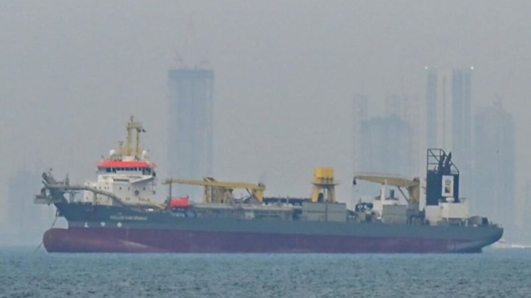 1778559932_69a6c47d36634-kapal-tanker-melintas-di-selat-hormuz-iran_gemini_1265_711.jpg