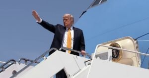 Trump viaja a China para una cumbre de alto riesgo