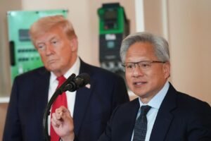 Trump refuta los informes de los medios de comunicación y dice que Jensen de Nvidia se ha unido a su viaje a China