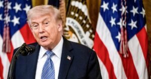 El repentino cambio de sentido de Trump en los planes de reabrir el Estrecho de Ormuz se produjo después de una reacción violenta de los aliados.