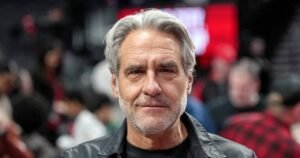 Por qué el CEO de Nike compró acciones por valor de 2 millones de dólares en un punto bajo