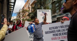 El jefe de Salud Mundial se dirige a los residentes de Tenerife preocupados mientras el crucero por hantavirus se prepara para atracar