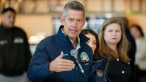 MIRAR: Contragolpe sobre la Sec. Serie ‘El gran viaje por carretera americano’ de Sean Duffy