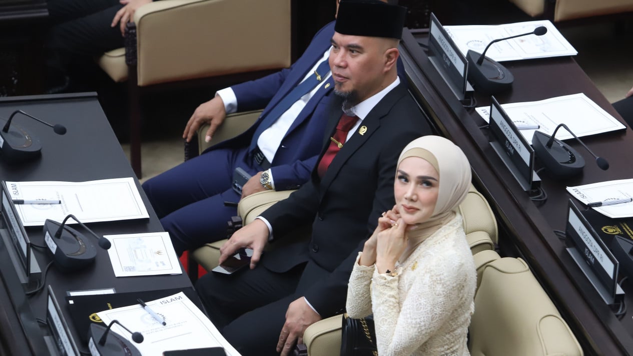66fb9fe1e5217-ahmad-dhani-dan-mulan-jamela-anggota-dpr-ri-terpilih-dari-kalangan-artis_1265_711.jpg