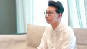 Ni la falta de oración ni la inmoralidad son la razón por la que se revocó el certificado de conversión de Richard Lee.
