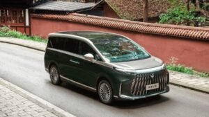 El monovolumen eléctrico Arcfox Wendao V9 se convirtió en Denza D9 Challenger, con un precio de 400 millones de IDR