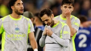 El Manchester City no logró cerrar la brecha con el Arsenal después de que el Everton empatara