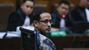 Rocky Gerung dice que no es un delito que Nadeem traiga un equipo especial para obtener los Chromebooks, responden los fiscales