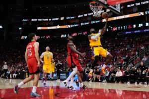El despiadado avance de 27-3 de los Lakers enterró a los Rockets 98-78 en el Juego 6, estableciendo la racha del Thunder.