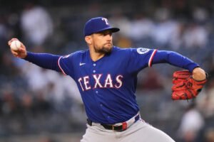 Evaldi nuevamente dejó fuera a los Yankees cuando los Rangers ganaron 6-1 para detener la caída.